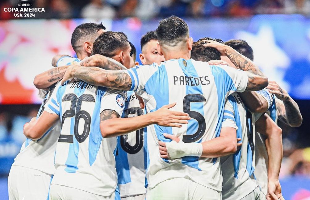 Argentina derrota 2-0 a Canadá en el debut de la Copa América 2024