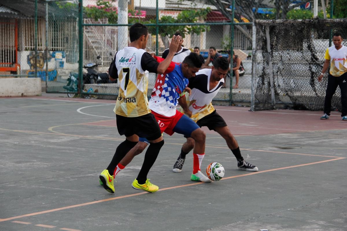 Campeonato estudiantil de futsal en El Alto premiará con becas universitarias
