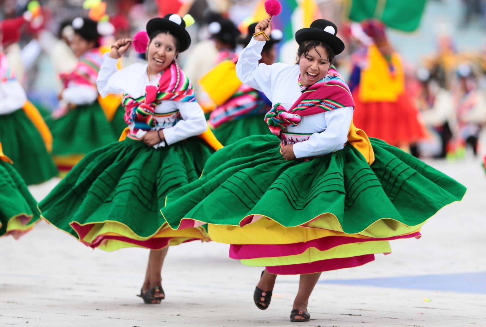 Participa en el concurso municipal de música y danzas autóctonas originarias