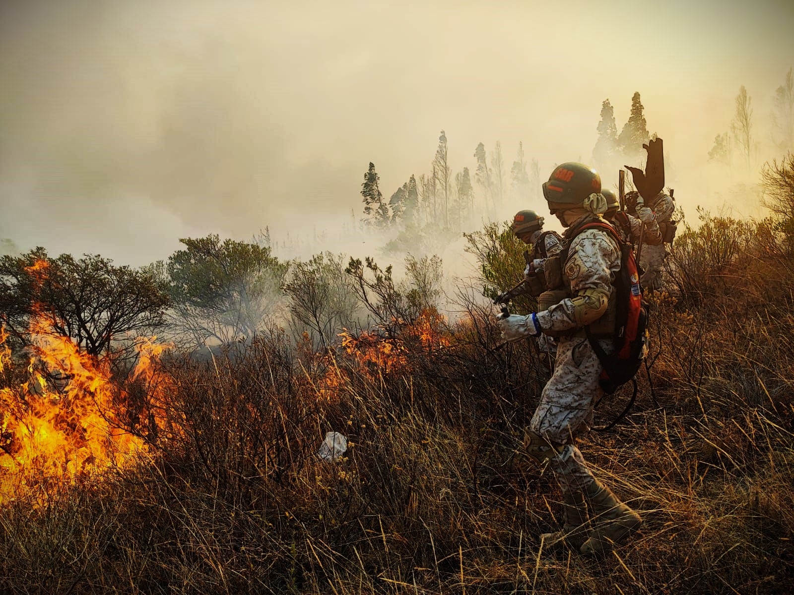 Alistan posible 'bombardeo' de nubes para apagar incendios