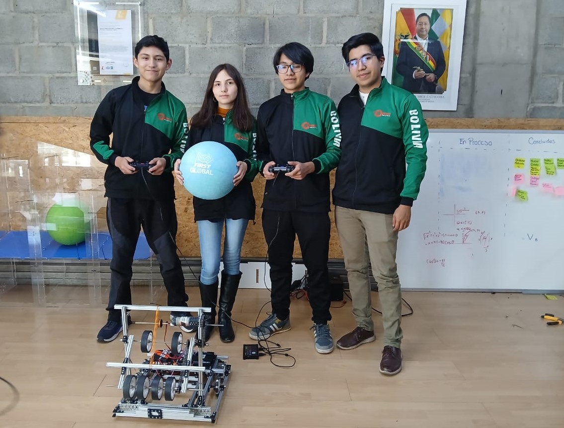 Jóvenes de Bolivia competirán en la Olimpiada Mundial de Robótica