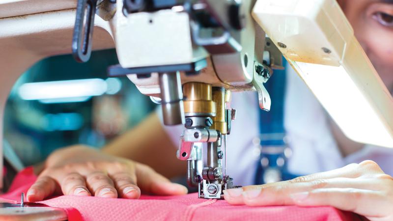Remar Bolivia: Un nuevo curso gratuito de confección industrial para mujeres en El Alto
