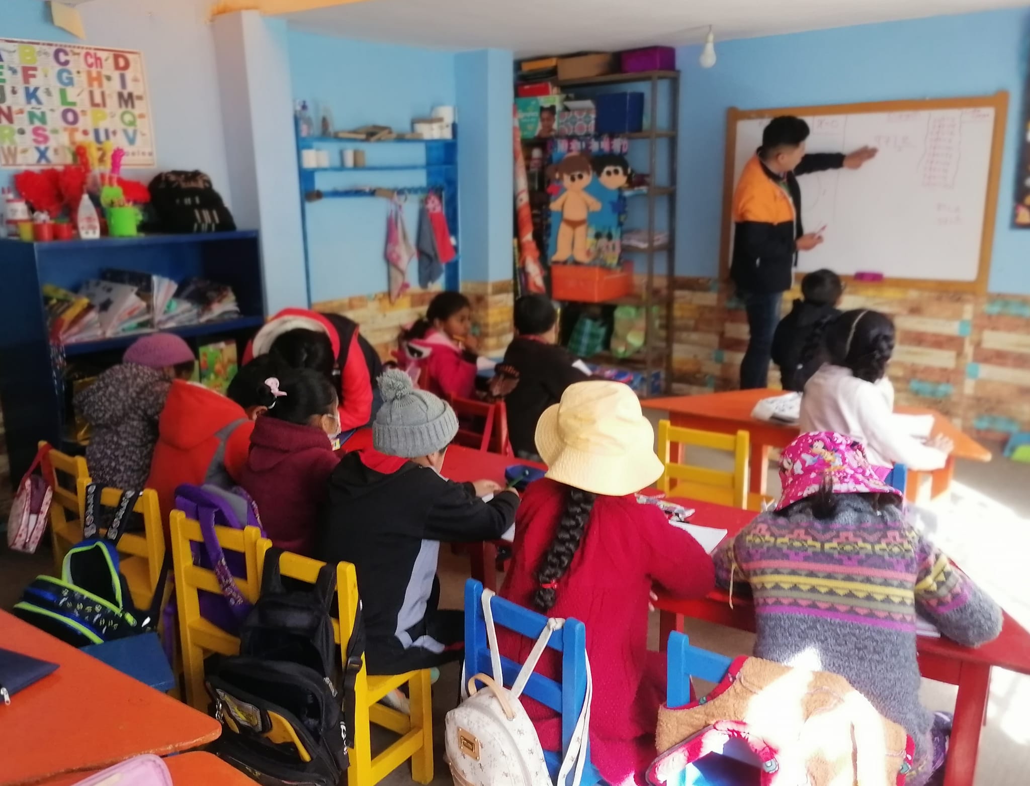 Clases presenciales suspendidas en algunos colegios de La Paz y El Alto por la marcha evista