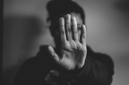 Según datos de la Fiscalía Especializada, en Bolivia, se han registrado 37.649 casos de violencia contra la mujer hasta octubre de este año, lo que representa una disminución del 1.13% en comparación con el mismo período del año anterior.