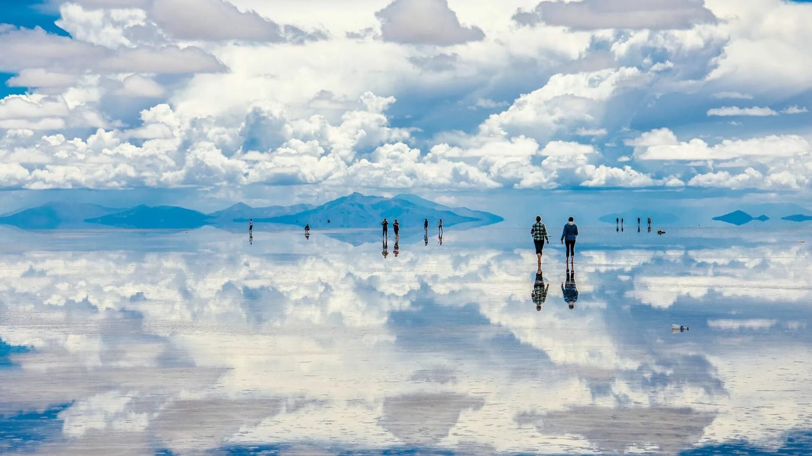 Leyendas Japonesas que atraen a Turistas al Salar de Uyuni