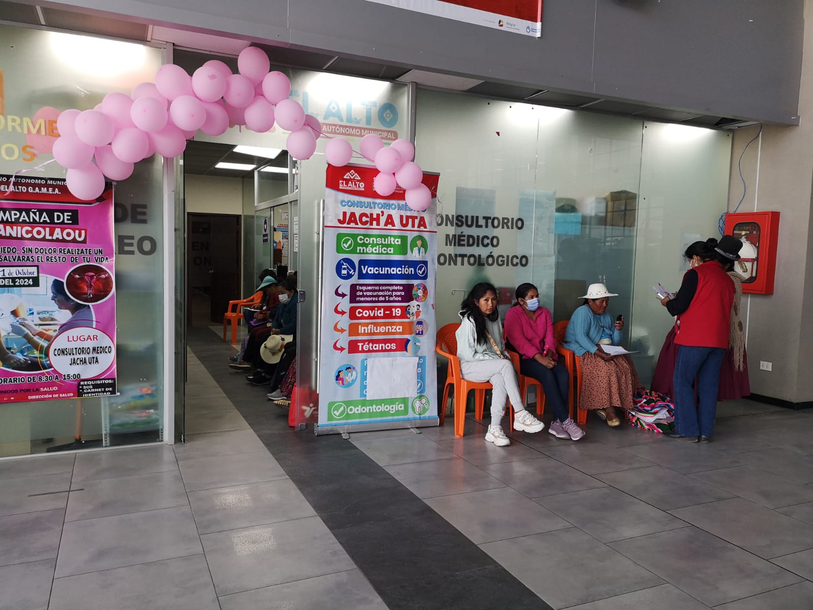 La campaña gratuita para la detección del cáncer de mama y la realización de pruebas de papanicolaou en el Jach'a Uta se extendió hasta el 11 de octubre, debido a la gran afluencia de mujeres que participaron.