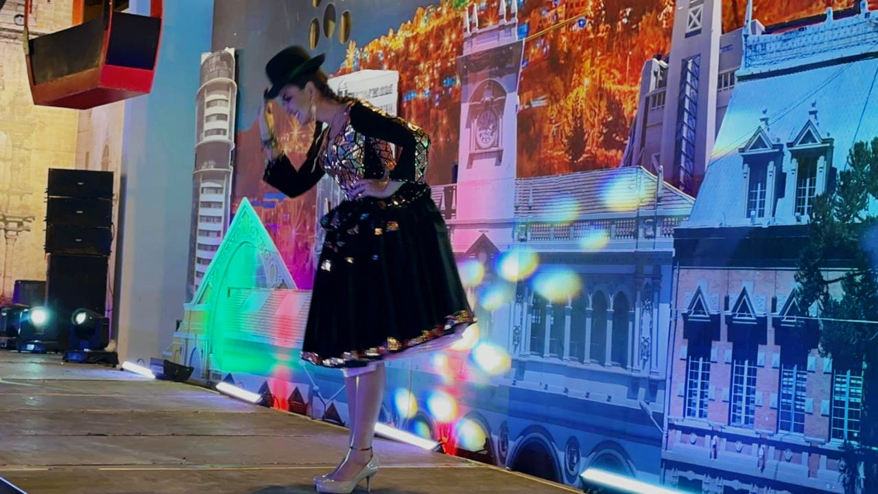 Pasarela de la Chola Paceña rumbo al Bicentenario