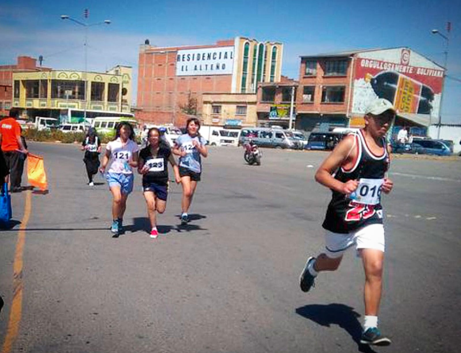 El Alto: Carrera “5K Unifranz” reunirá alimentos para familias necesitadas