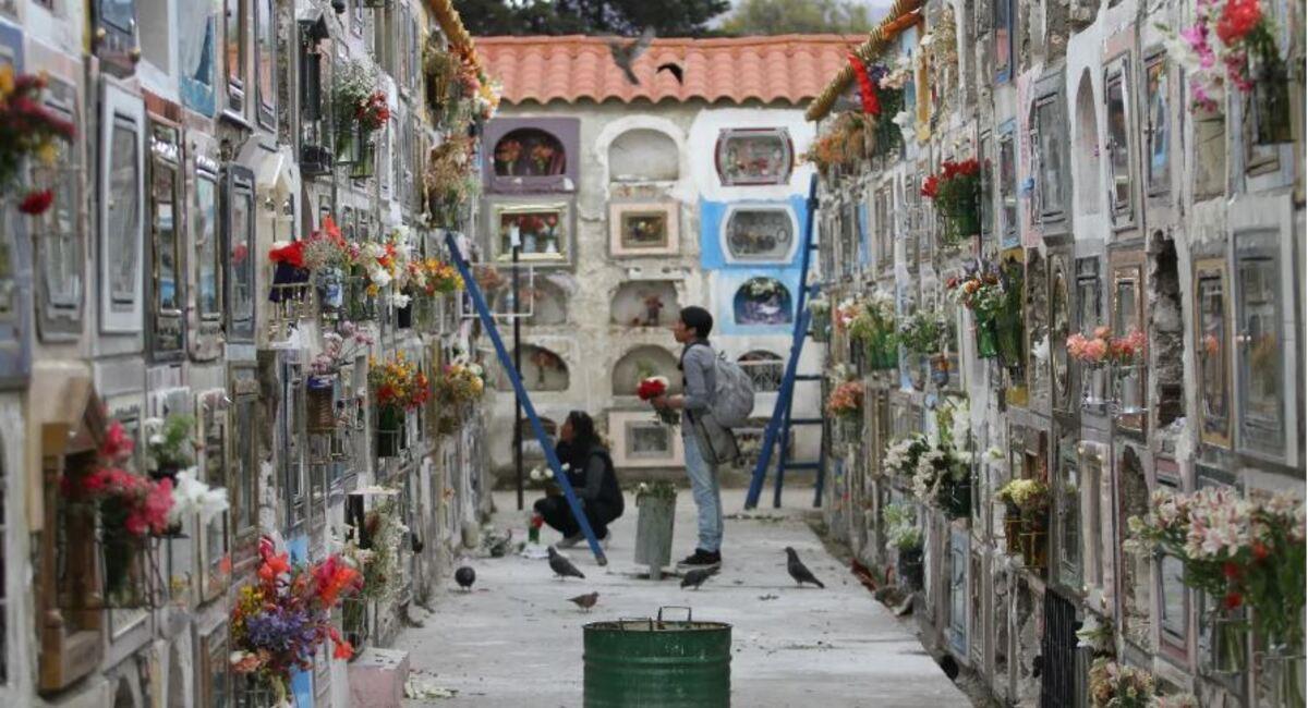 Con la Fiesta de Todos Santos a la vuelta de la esquina, el Cementerio General de La Paz está listo para recibir a quienes deseen honrar la memoria de sus difuntos.