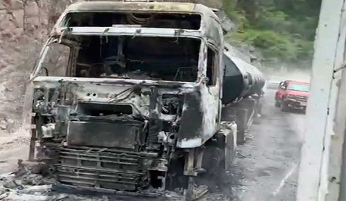 Tres accidentes de cisternas de YPFB, uno terminó en explosión