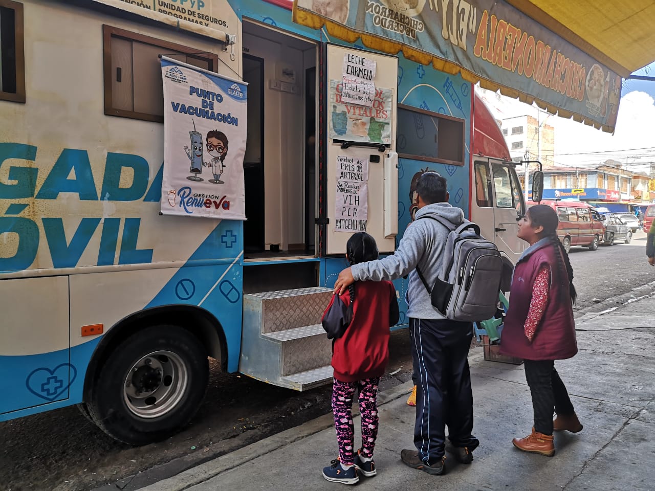 Alcaldía de El Alto desplegará ambulancias y buses móviles en cementerios para Todo Santos