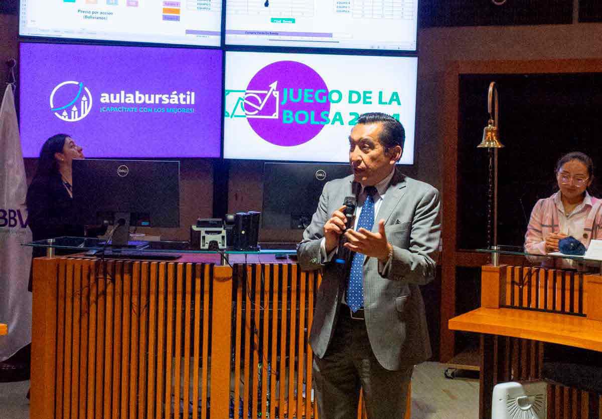 Esta actividad forma parte del Programa de Innovadores de Mercado, cuyo objetivo es ofrecer a los jóvenes herramientas y conocimientos en economía y finanzas para formar a los futuros inversionistas y gestores financieros de Bolivia, contribuyendo así al desarrollo económico del país.