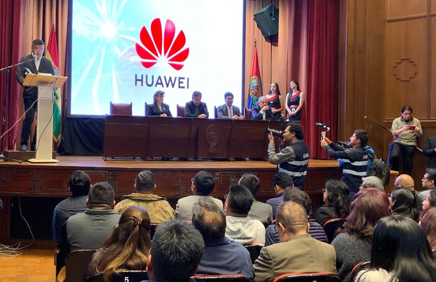 Huawei y el gobierno boliviano destacaron el potencial de la Inteligencia Artificial (IA) y la Computación en la Nube para mejorar la economía y la gestión pública en un evento dedicado a la tecnología e innovación.