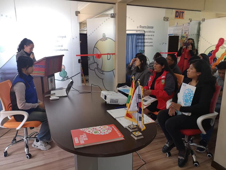 El Punto Joven del Centro de Atención Integral de Adolescentes (AIDA), ubicado en el Centro de Referencia Ambulatorio (CRA) en la Ceja, estrenó nuevos y modernos ambientes para ofrecer un espacio de encuentro y aprendizaje a adolescentes y jóvenes de El Alto.