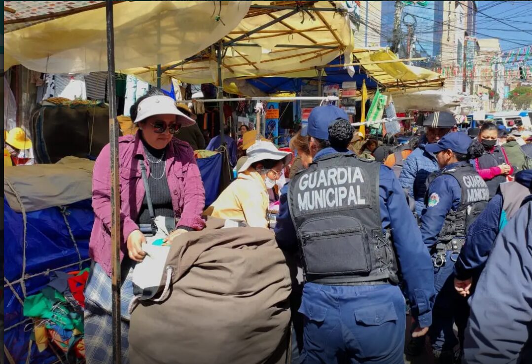 Cierre de vías en La Paz por las ferias navideñas