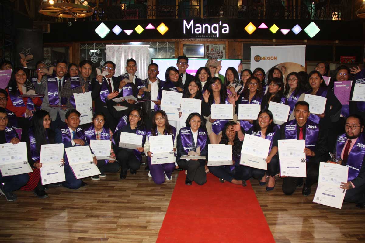 Impulsan habilidades digitales para jóvenes emprendedores en El Alto