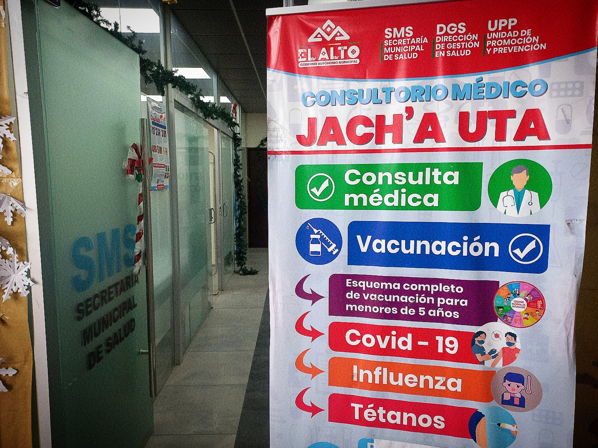 Gratis: Población puede vacunarse contra el Covid-19 y la influenza en el consultorio de Jach’a Uta