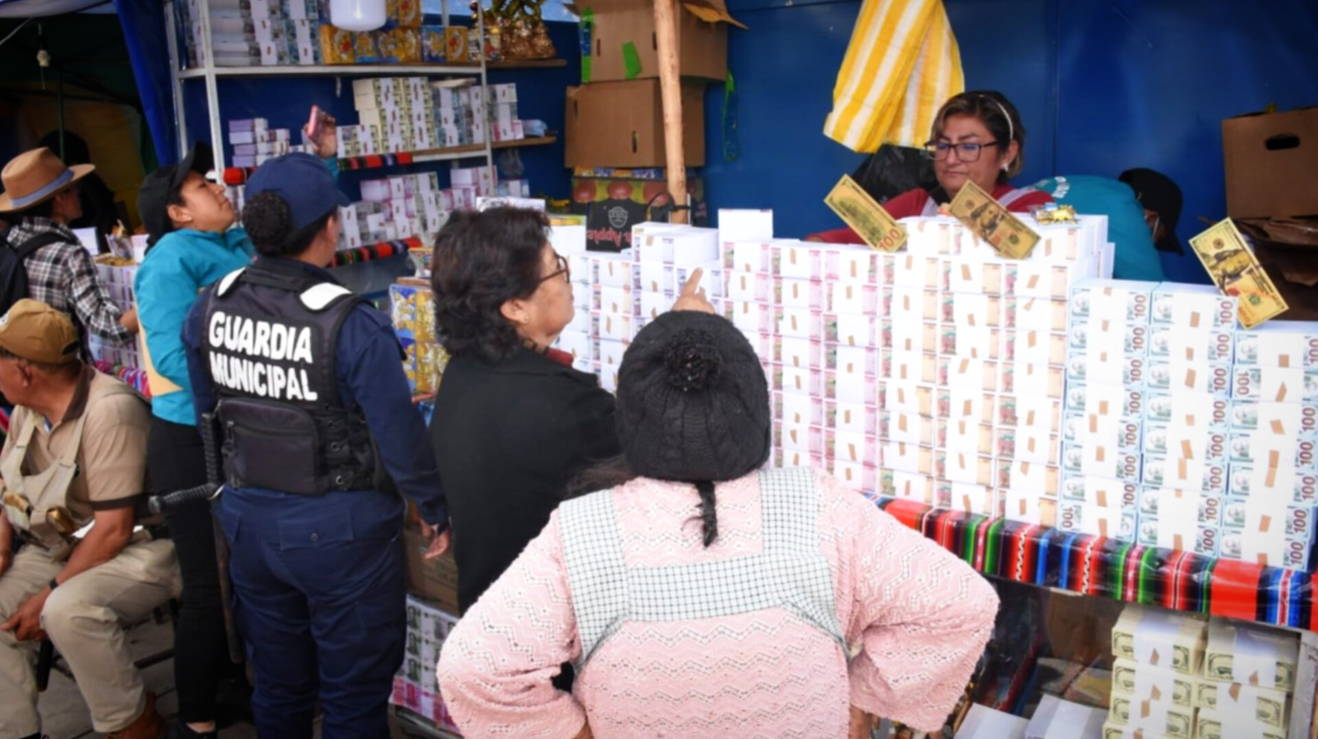 Prohíben billetes de tamaño real en la Feria de Alasita