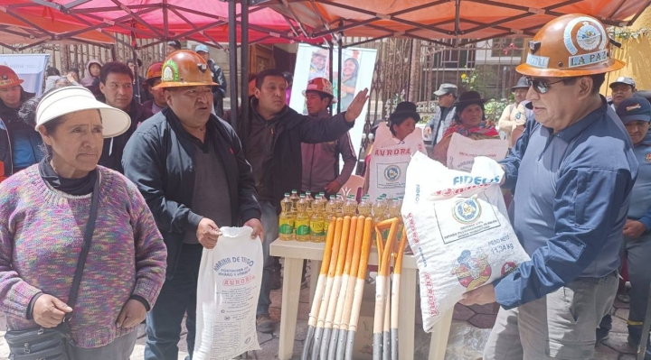 Entregan ayuda humanitaria a Quime tras las intensas lluvias