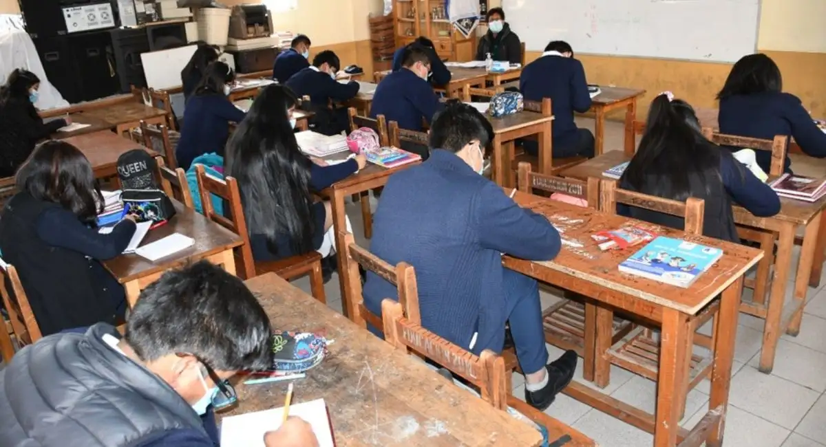 Prohíben cobros indebidos en inscripciones escolares