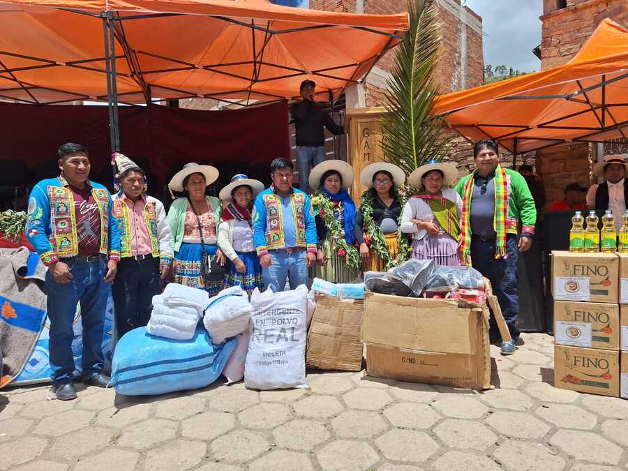 Gobierno entrega ayuda a familias afectadas por sequía y granizada en Potosí