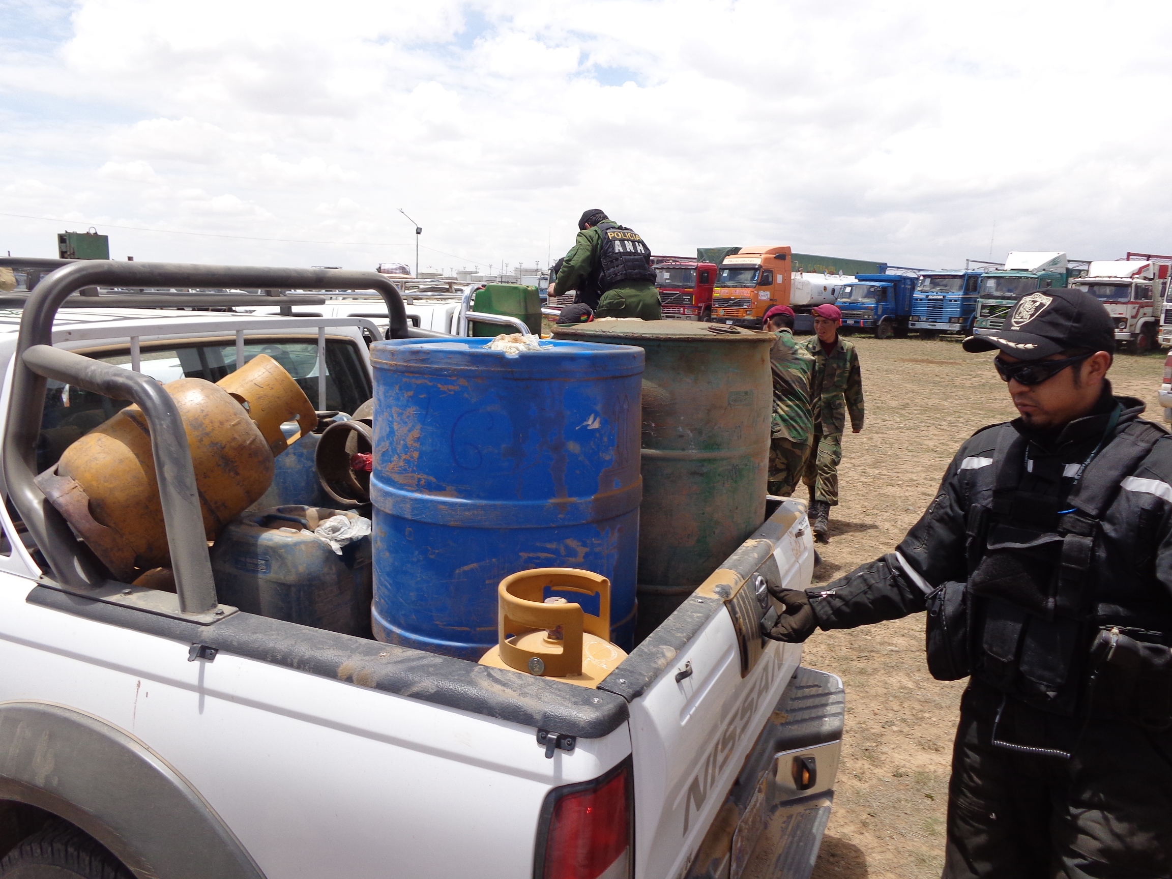El contrabando de diésel agrava la crisis de combustibles en Bolivia
