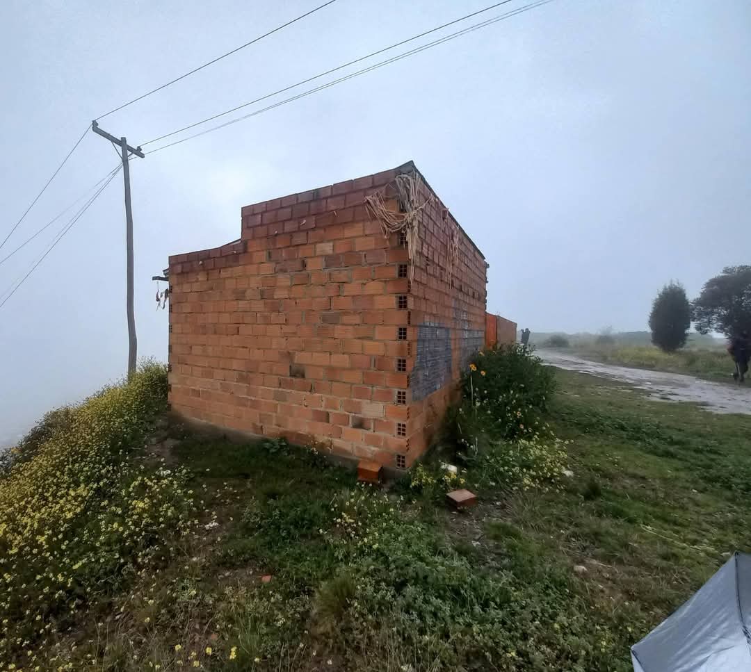 Conflicto por construcciones en límite entre El Alto y Achocalla termina en agresiones