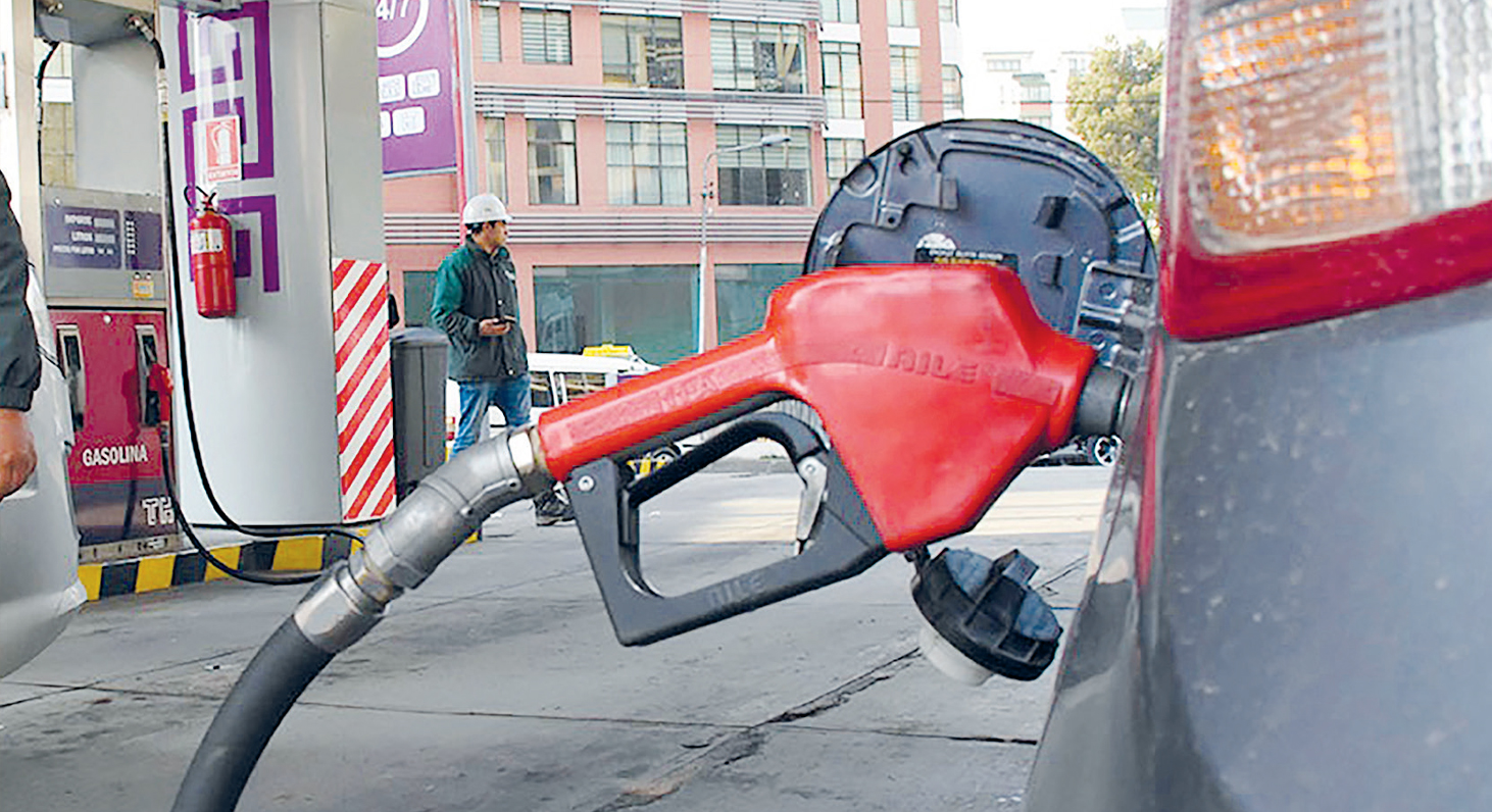 Alcaldía de La Paz busca vetar gasolina a vehículos sin derecho propietario