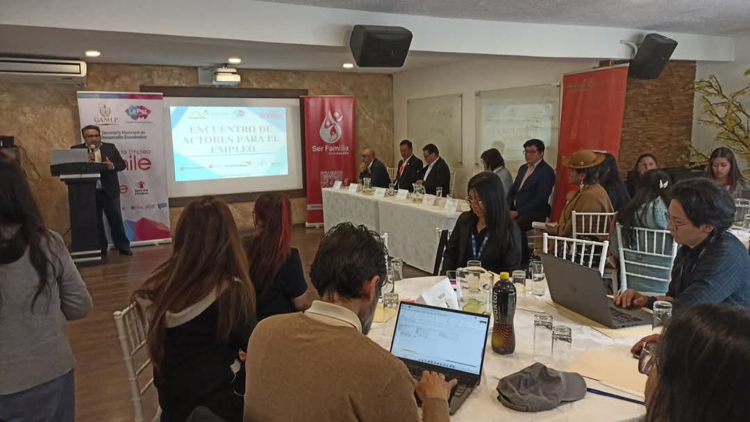 Jóvenes y empresas se unen en La Paz para construir soluciones laborales