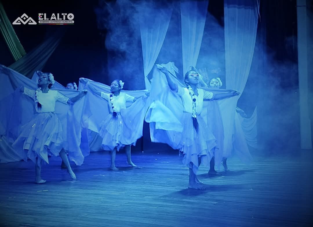Niñas y niños celebran su día con danza y cultura en El Alto