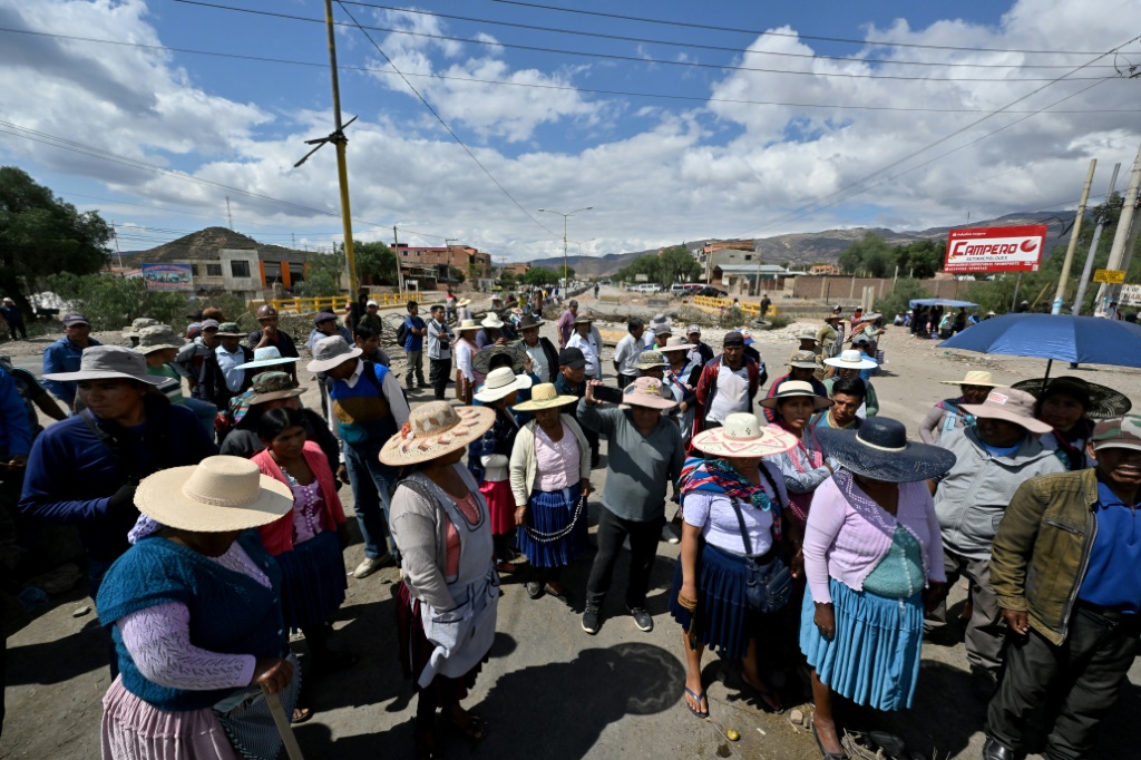 Bloqueos y amenazas de sectores evistas afectan al turismo y dañan la economía, alerta el Gobierno