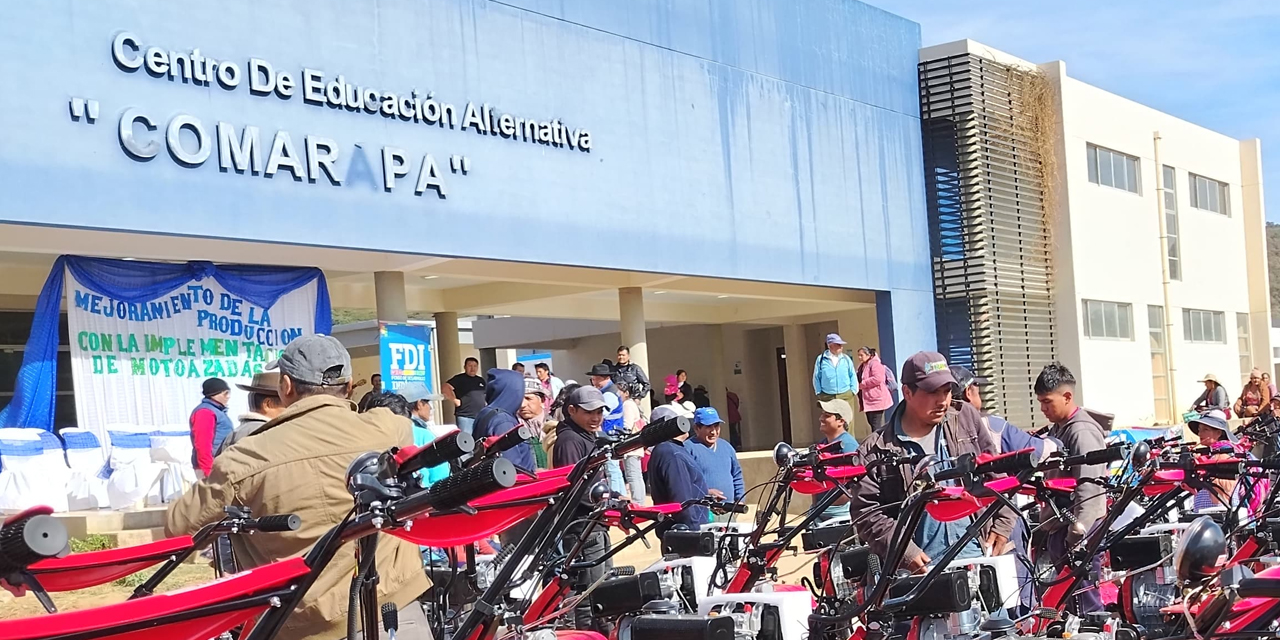 Entregan motoazadas en Comarapa para triplicar la producción de papa