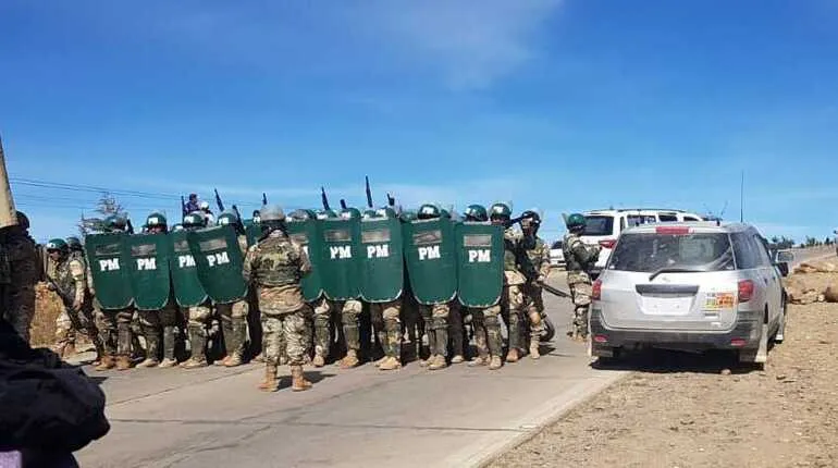 Militares llegan a Llallagua para frenar la violencia tras duros enfrentamientos
