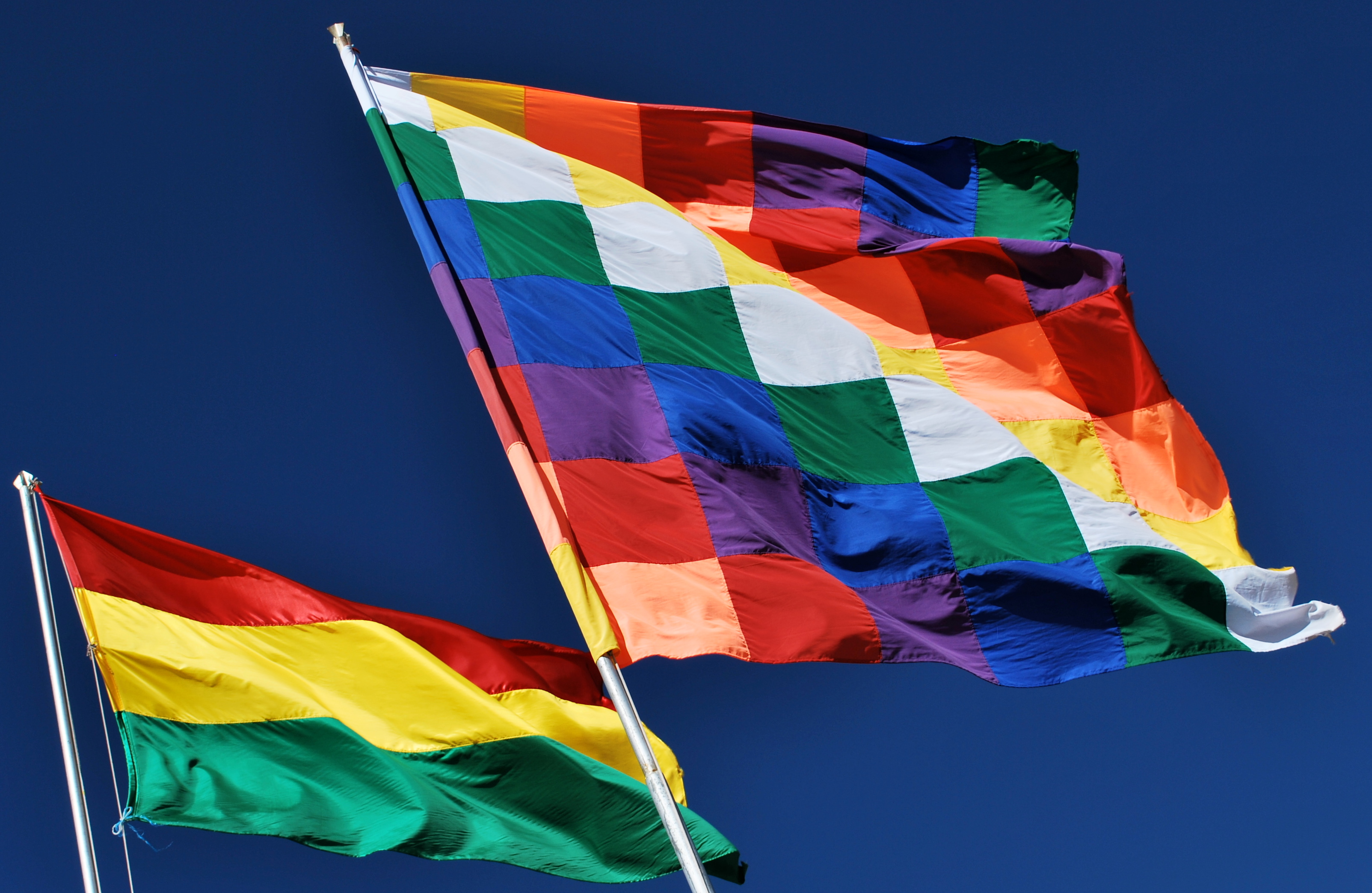 La ONU reconoce a la Wiphala como símbolo mundial del Vivir Bien