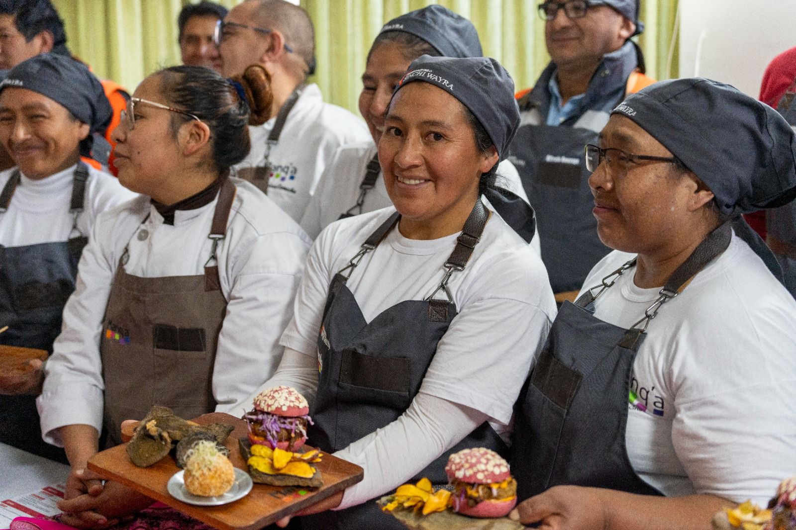 Mujeres del altiplano aprenden a emprender con sabor local