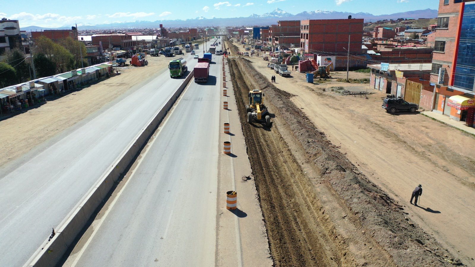 La Paz avanza: Ocho carreteras en construcción con millonaria inversión