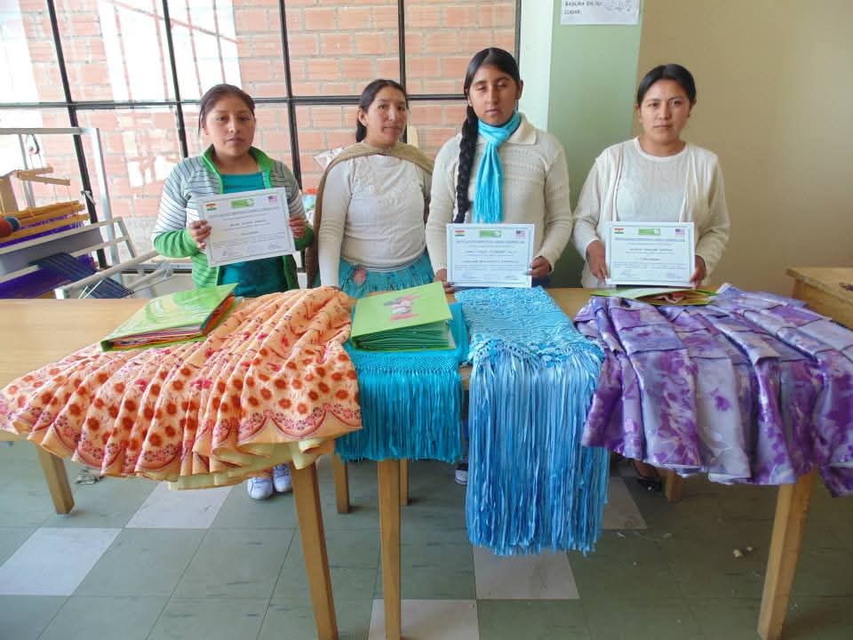 Cursos de pollerería y y corset de cholita