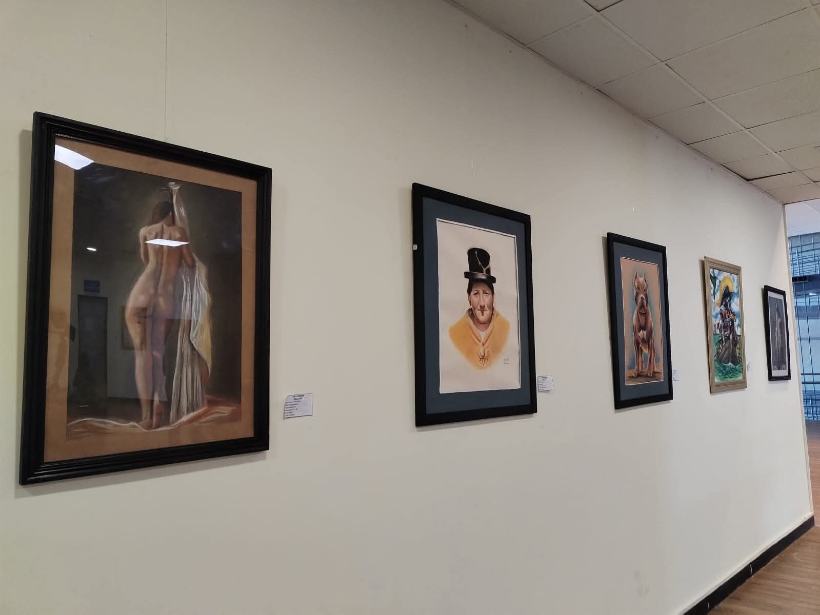 La Terminal de El Alto se convierte en galería de arte viva