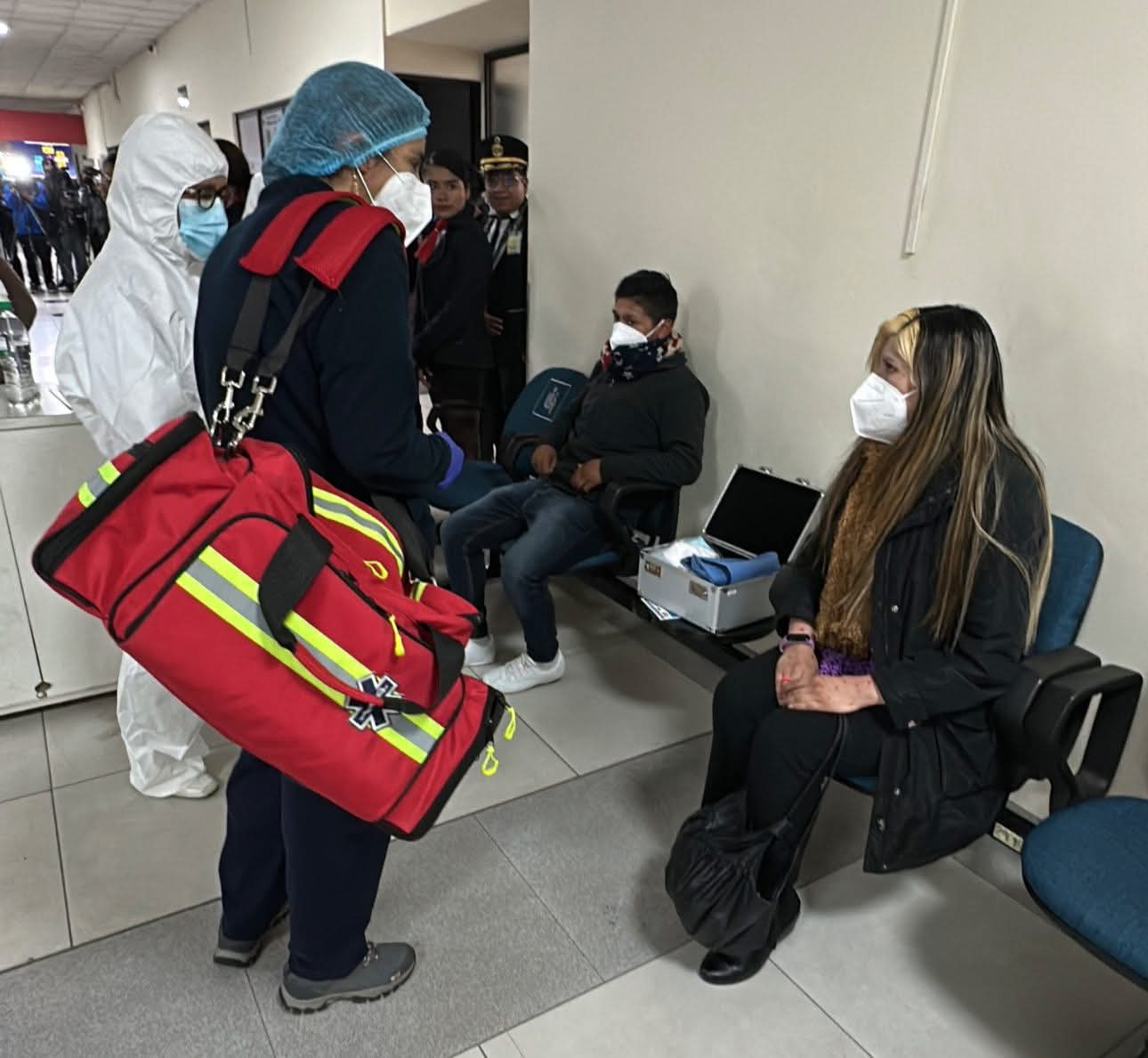 Simulan alerta por sarampión en aeropuerto de El Alto