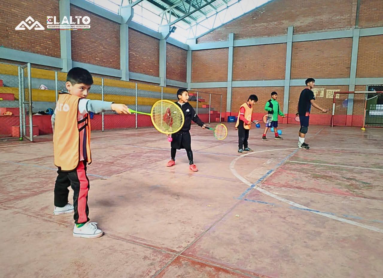 El Alto apuesta por el bádminton: clases gratis y nuevos talentos