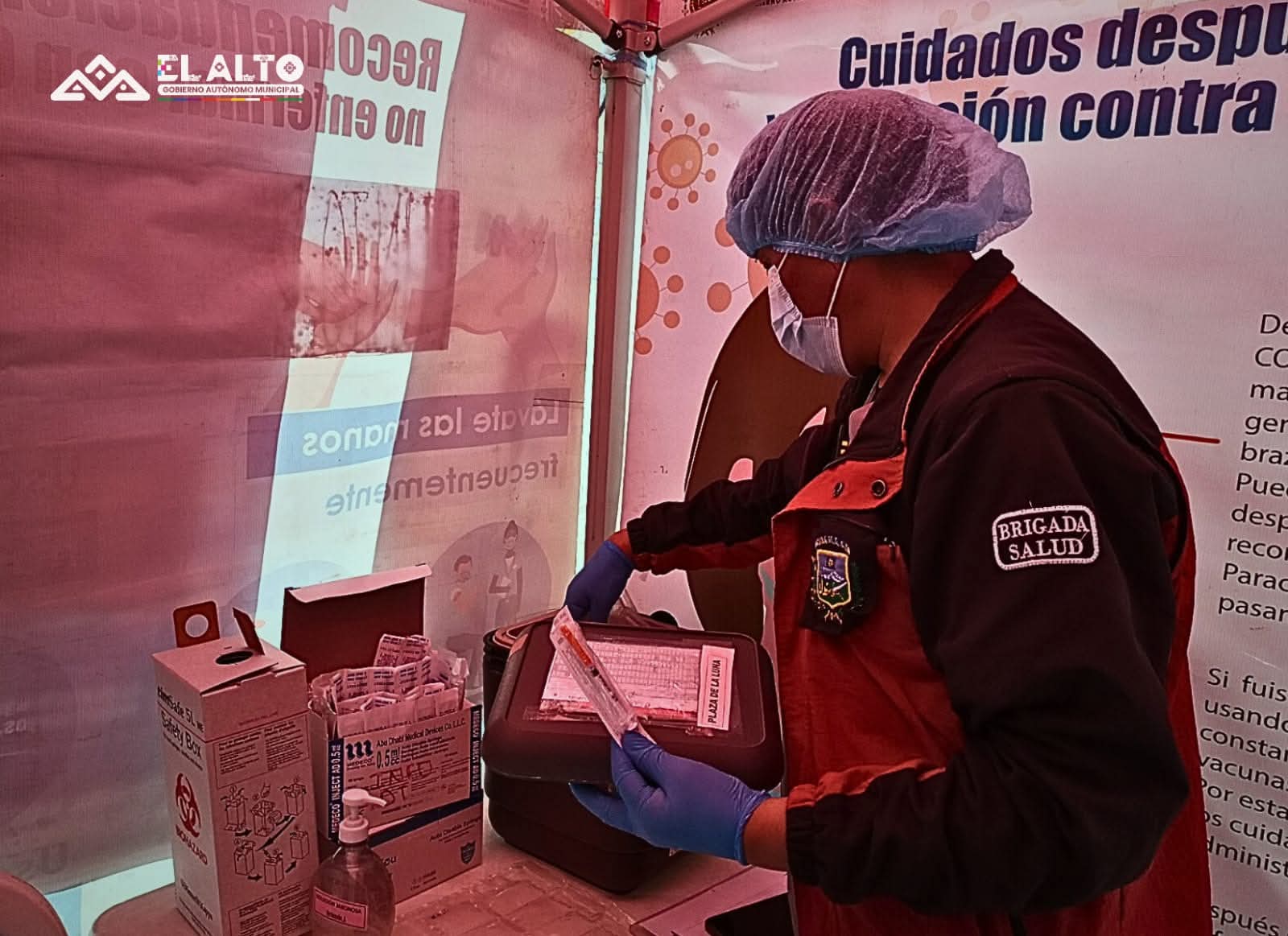 Ya vacunan contra el sarampión a adolescentes en El Alto