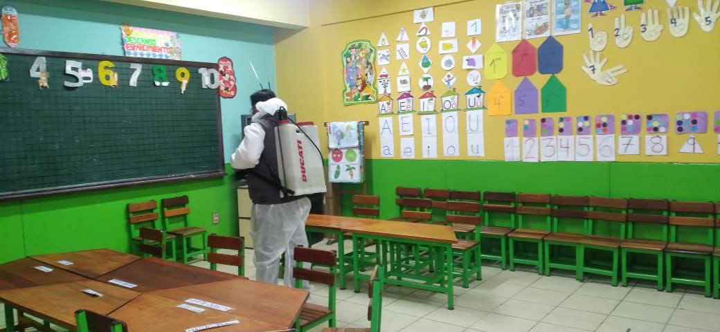 Desinfectan colegios en el Centro de La Paz por brote de sarampión