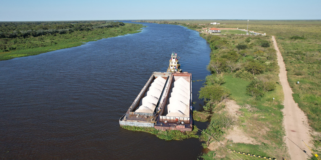 Puerto Busch abre ruta de exportación a Paraguay con 11.600 toneladas de yeso