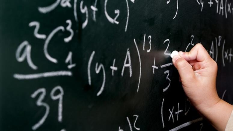 Cursos vacacionales de matemáticas y álgebra en Casa Kusisiña
