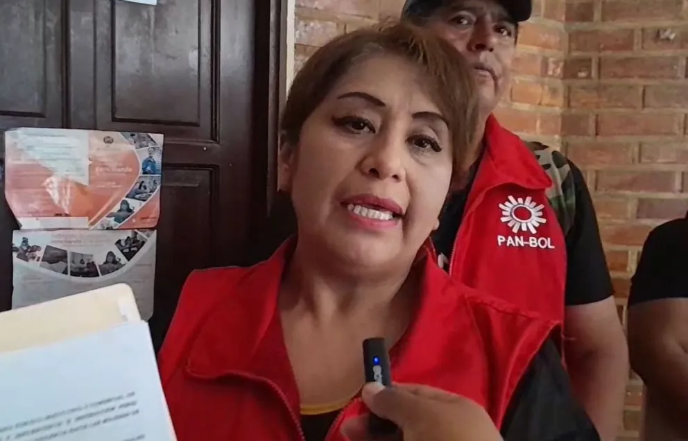 Ruth Nina denuncia intento de aprehensión con notificaciones exprés