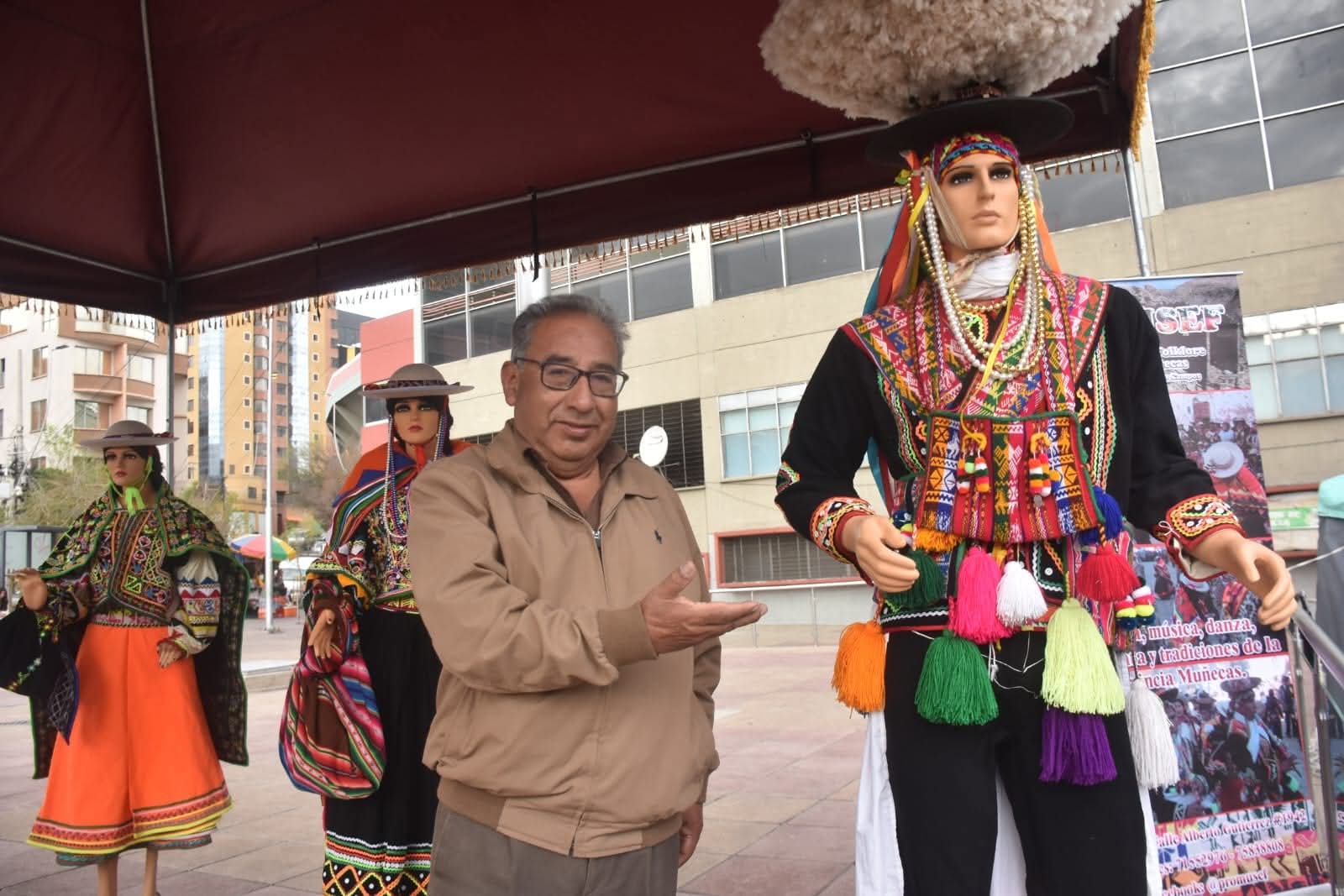 “Humberto Patiño abre las puertas de su museo y rescata los tesoros de Muñecas de”