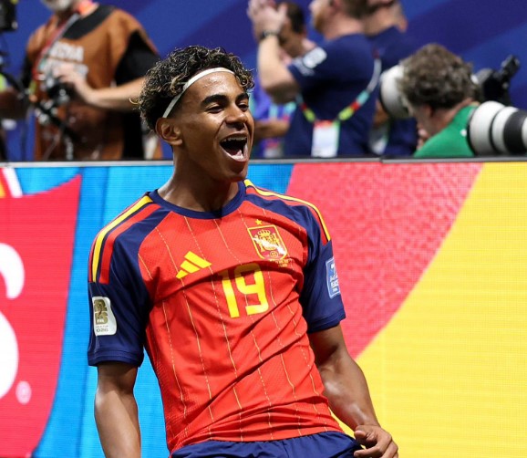 Lamine Yamal anotó su primer gol en un Mundial.