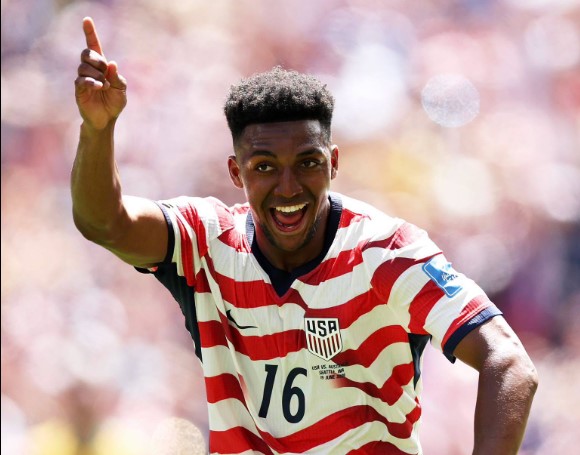 Estados Unidos clasificó a dieciseisavos del Mundial tras vencer a Australia