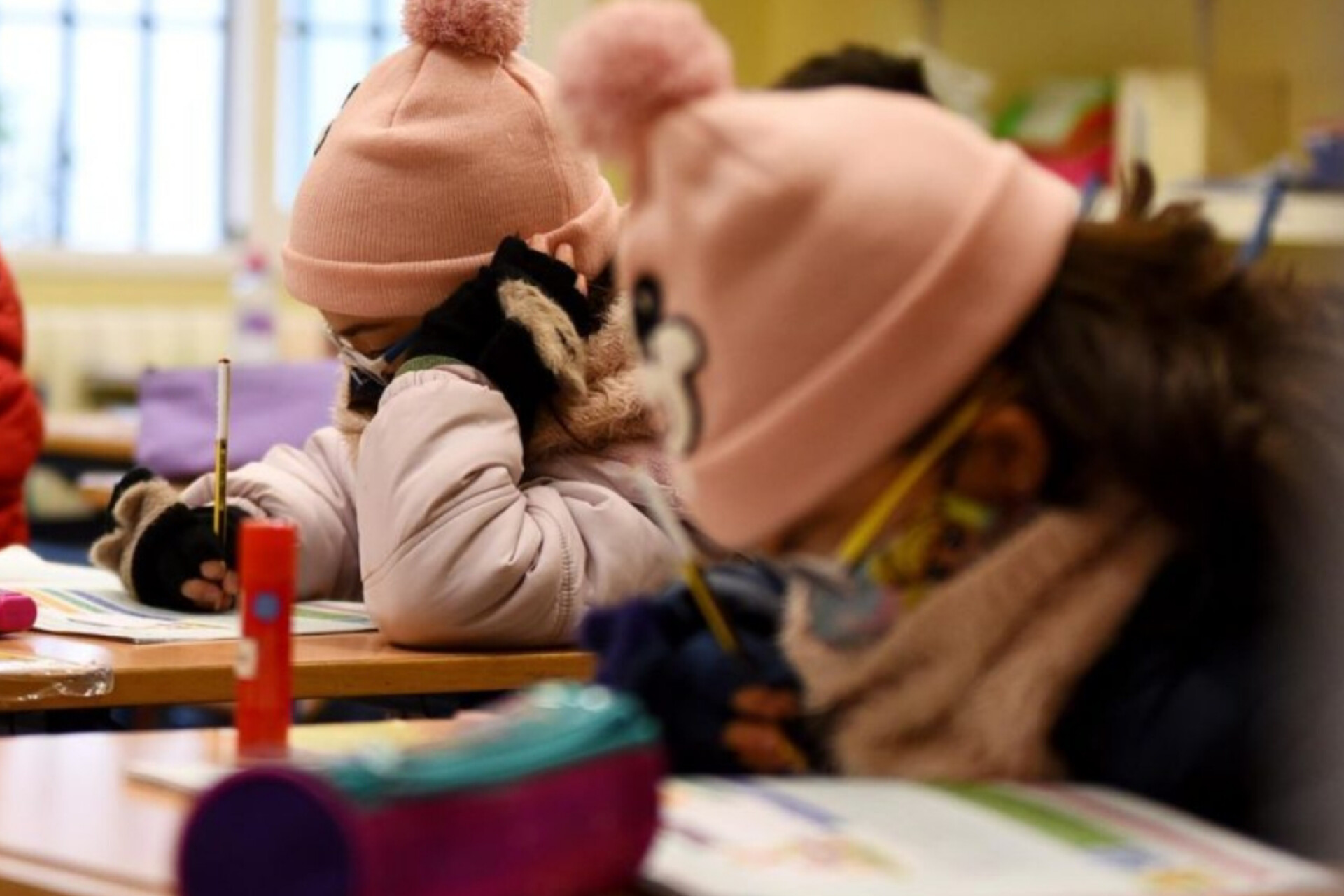 Estudiantes con frío