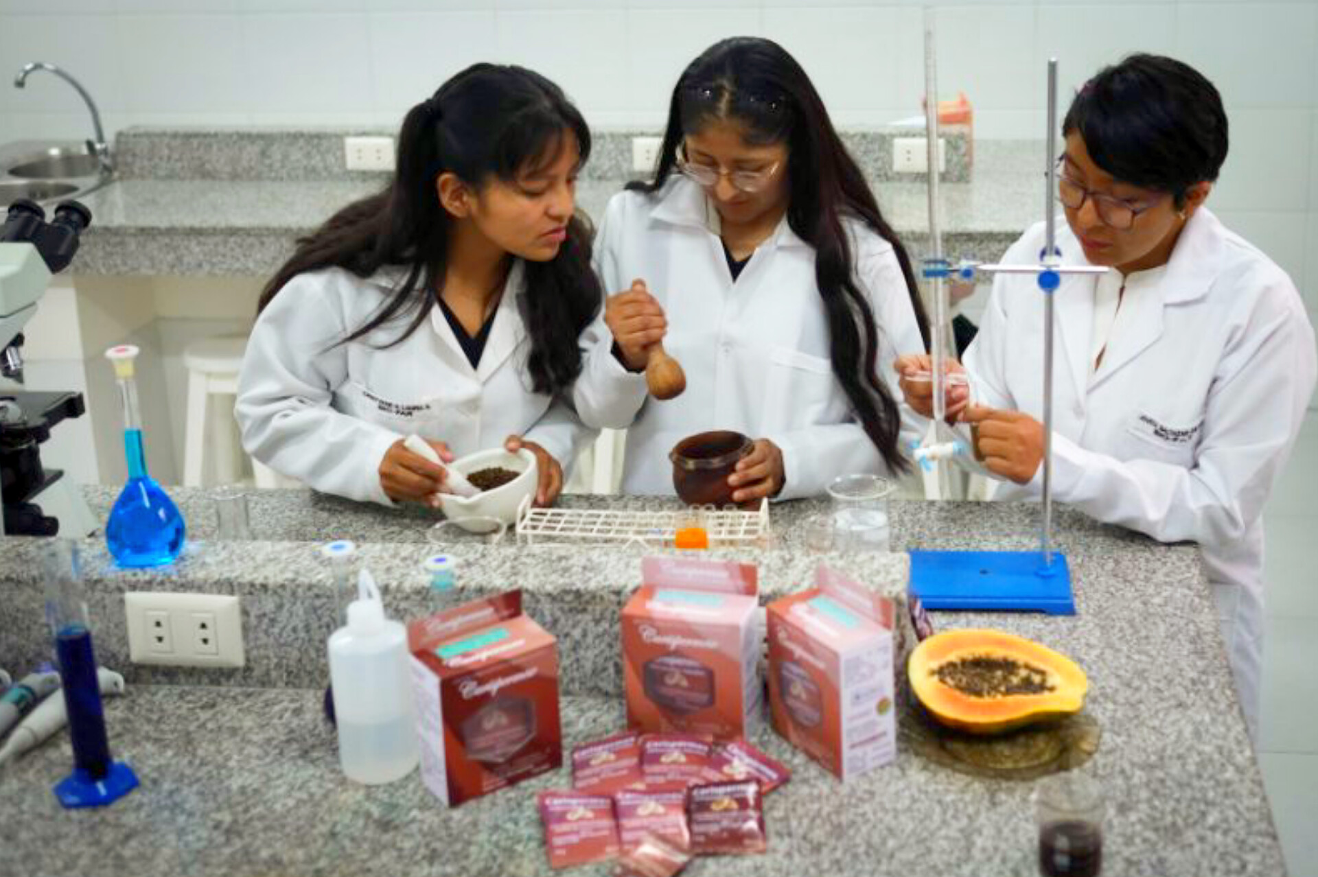 Estudiantes crean anticonceptivo para varon